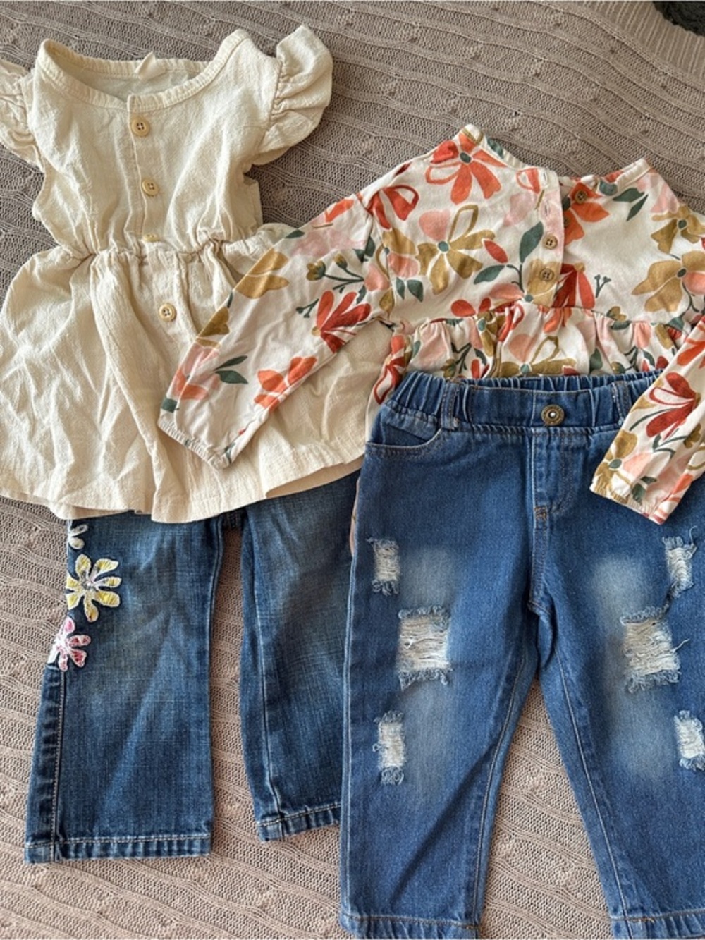 EUC 4pc Baby Girl Mix’n’Match Outfit Set, Cream & Jeans, 18-24 Months